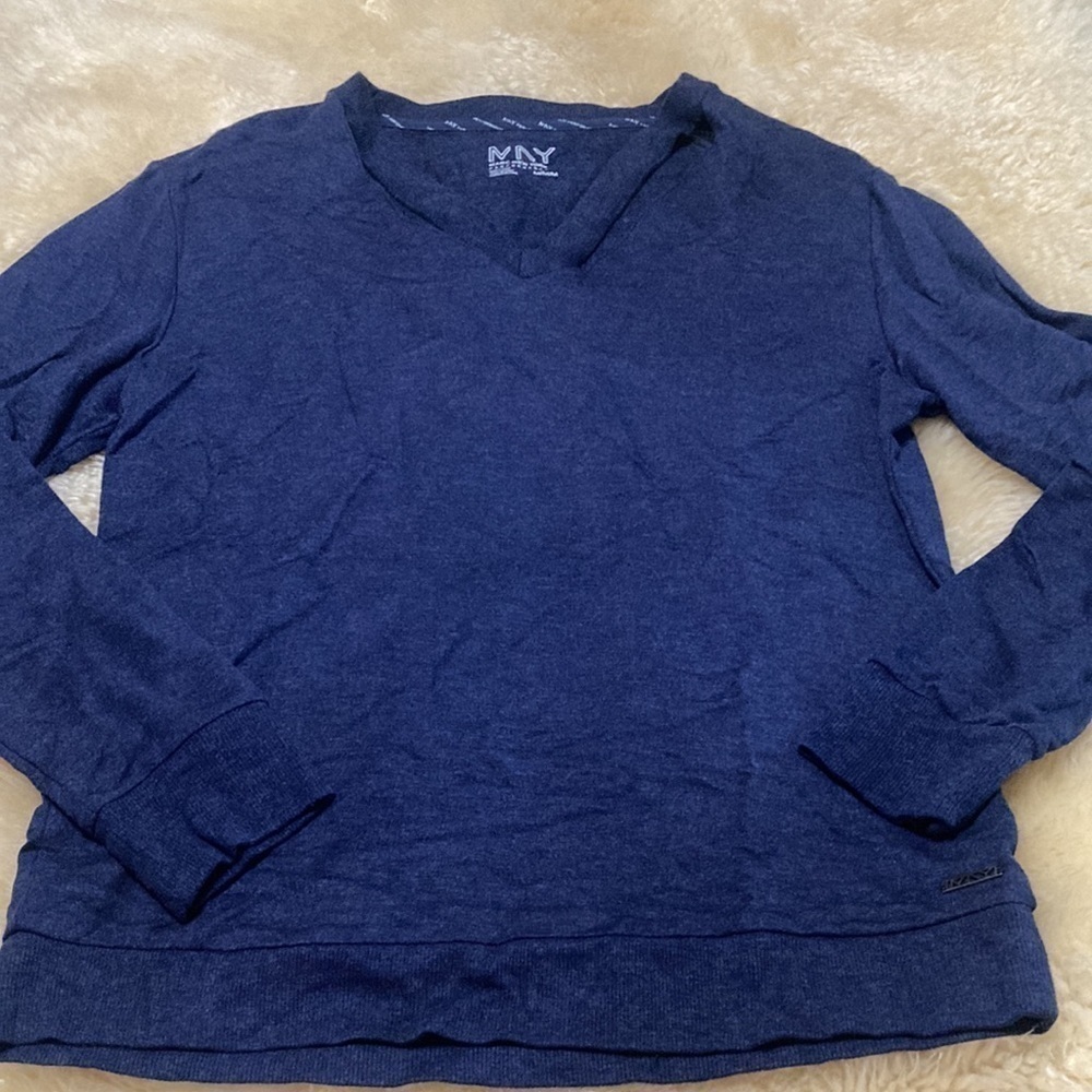 Marc New York long Sleeve v neck with cut out size M
